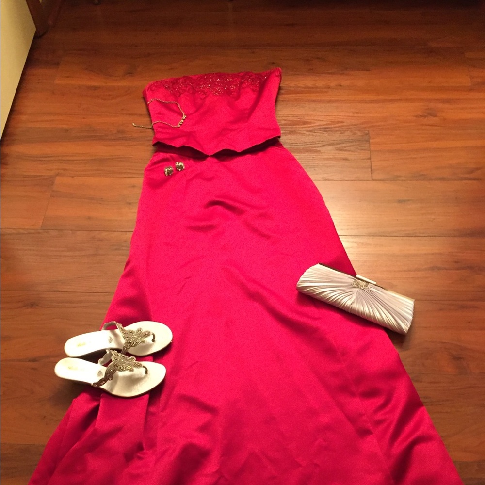 Price drop Evening, prom or bridesmaid gown